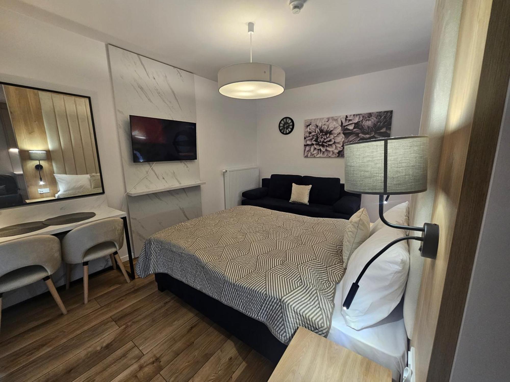 City Sense New Apartments - Main Station And City Center Breslavia Esterno foto
