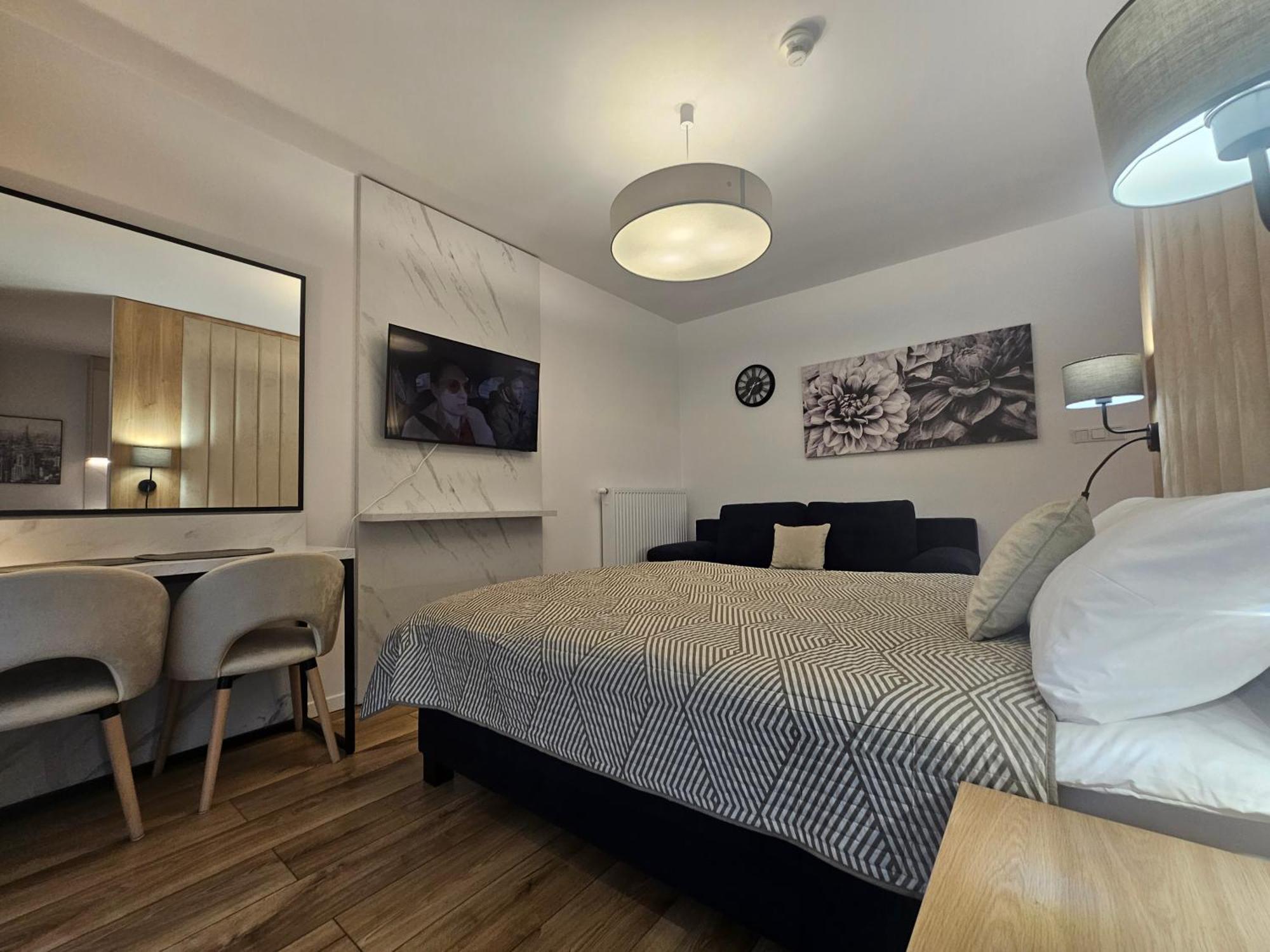 City Sense New Apartments - Main Station And City Center Breslavia Esterno foto